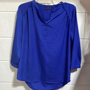 Violet and Clair New York size medium blue top